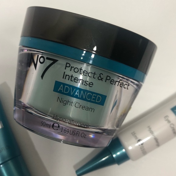 ⭐️HP⭐️No. 7 Skincare Set - Picture 7 of 11